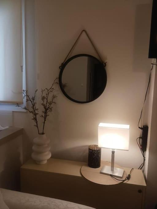 Beautiful Downtown Studio! อิโออันนินา ภายนอก รูปภาพ